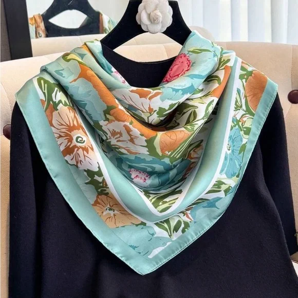 Floral green Accent Scarf N1448 - Picture 2 of 4
